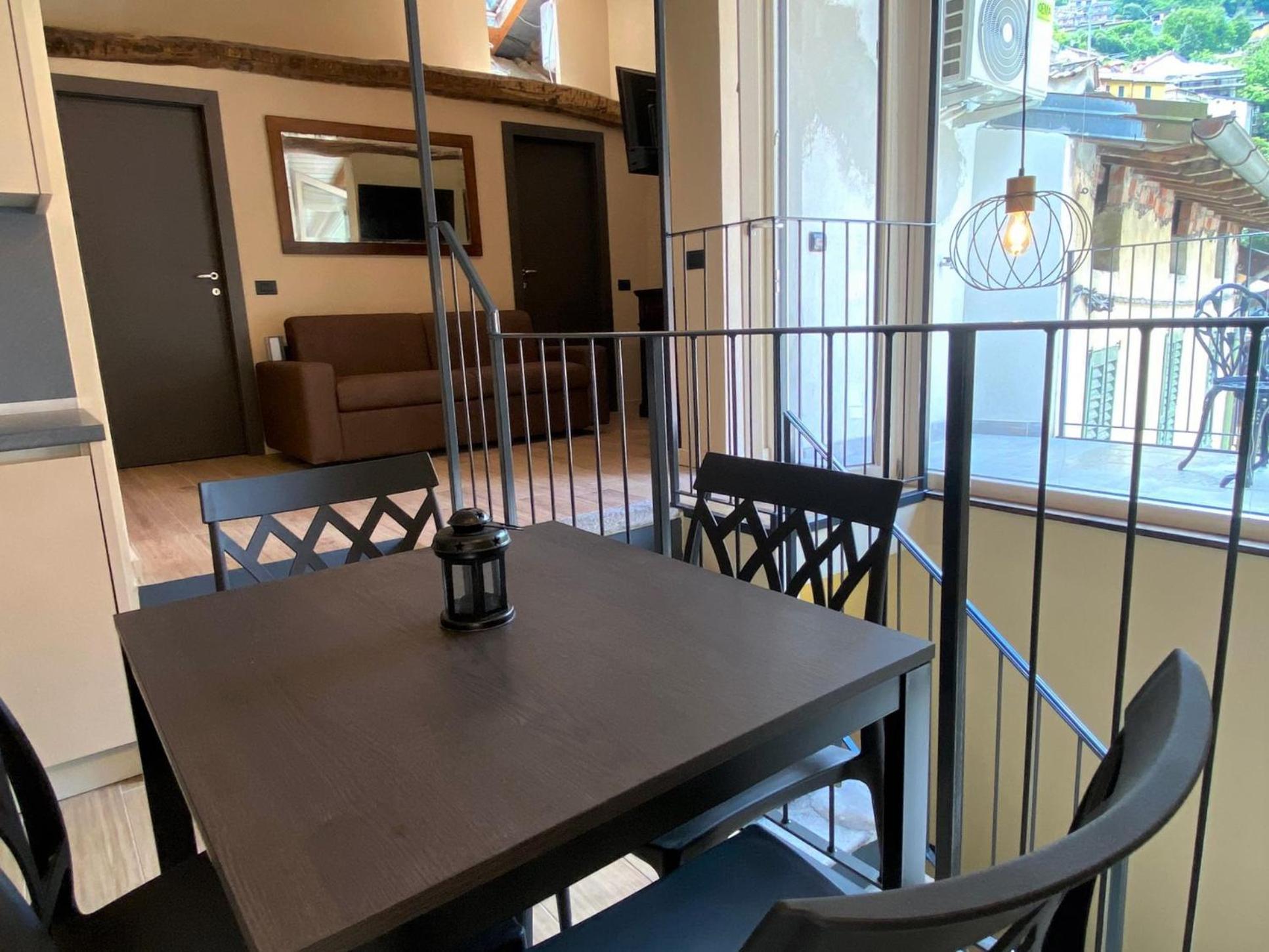 Argegno'S River - Central Apartment Lake View Room photo
