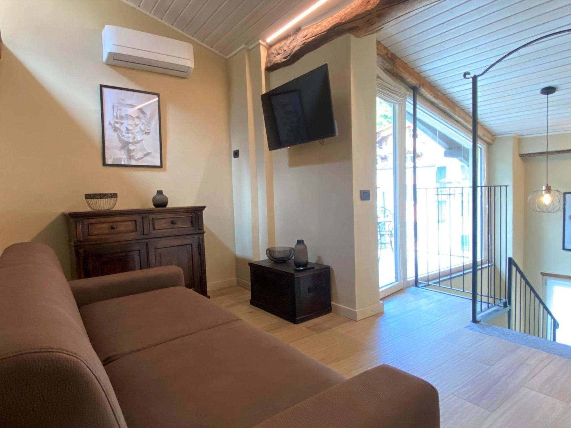 Argegno'S River - Central Apartment Lake View Room photo