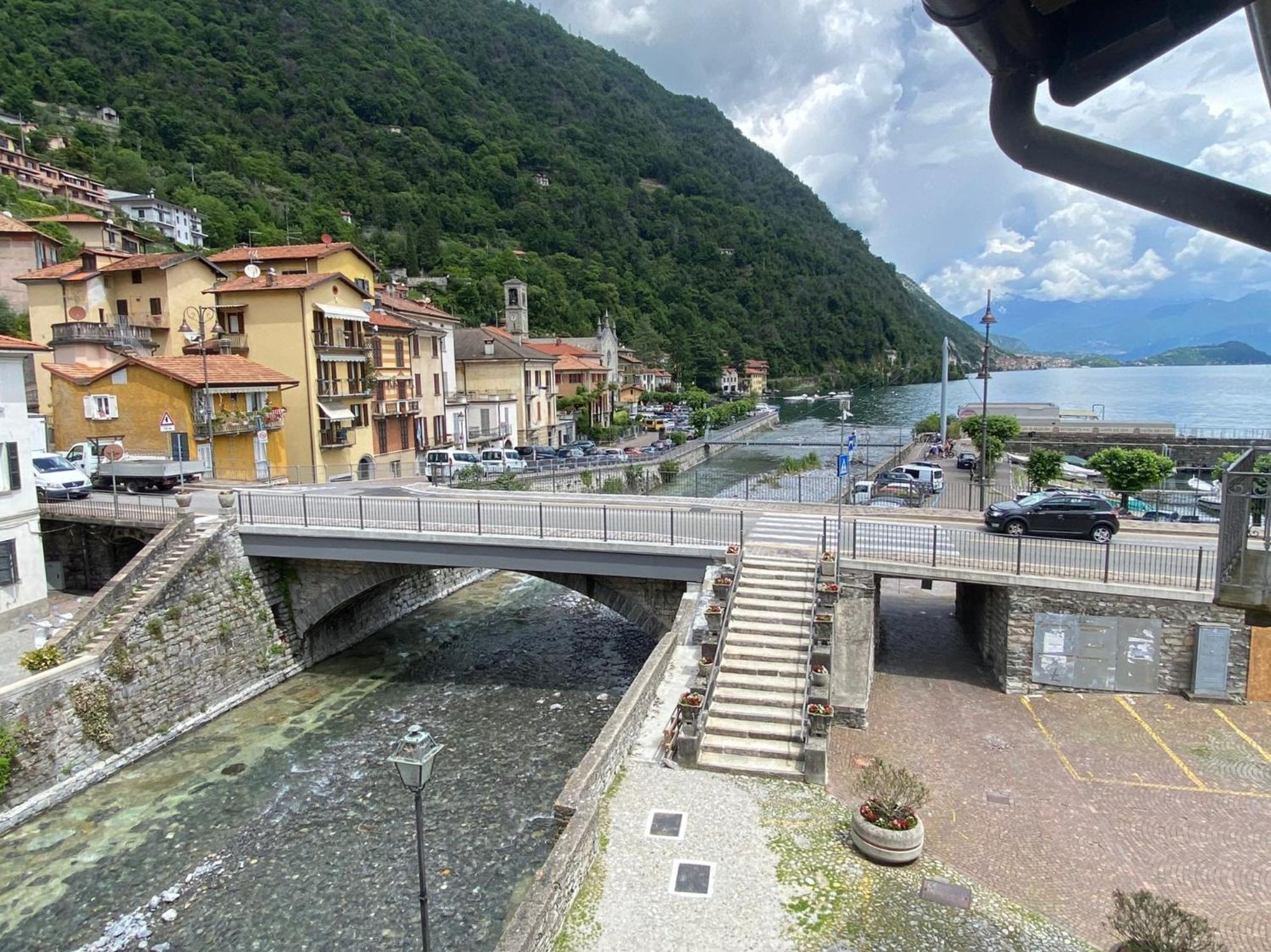 Argegno'S River - Central Apartment Lake View Room photo
